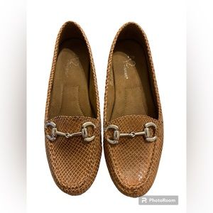 A2 Aerosols Tan Croc driving loafer size 5